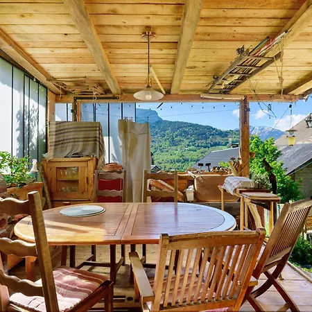 Petit Chez Gaston Chalet